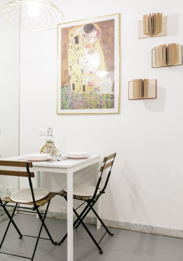 Pied-A-Terre Domusuite Rhome Colosseo Rome Exterior photo